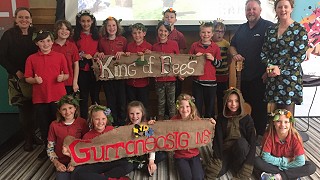 Kind of the Bees choir